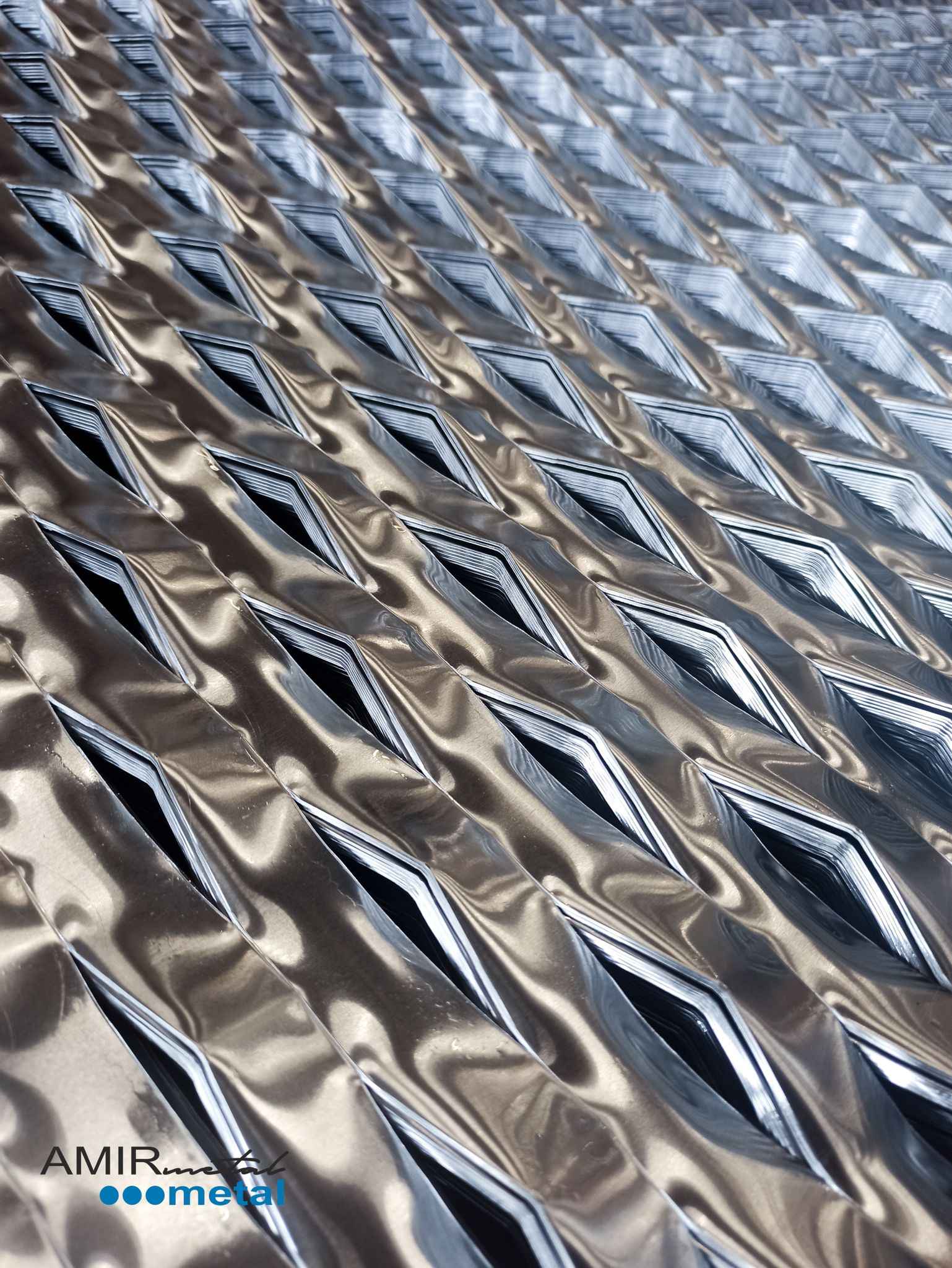 Metal pattern